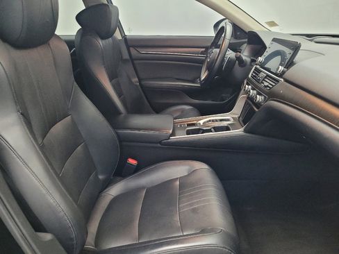Used 2018 Honda Accord Touring image 21