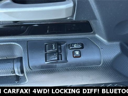 Used 2011 Toyota FJ Cruiser 4WD image 9