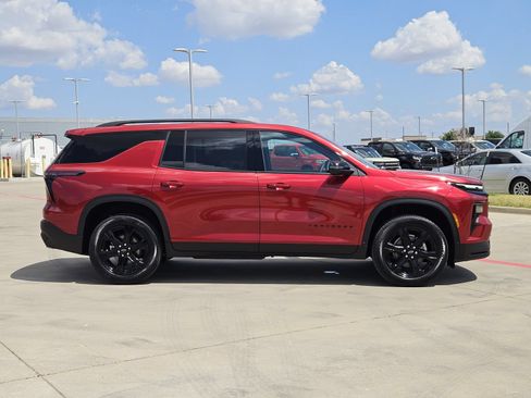 New 2027 Chevrolet Traverse LT w/ Midnight/Sport Edition FWD image 7