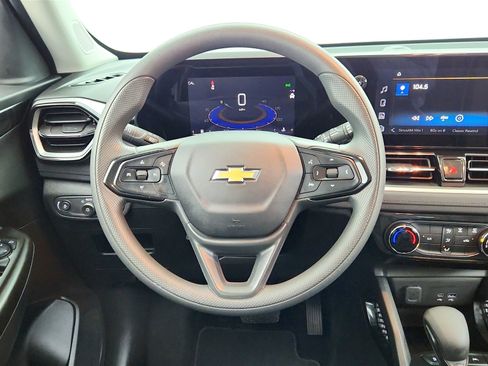 Used 2025 Chevrolet TrailBlazer LT image 12