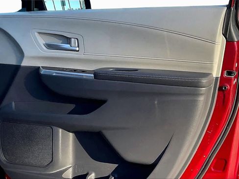 Used 2021 Toyota Sienna XLE image 22