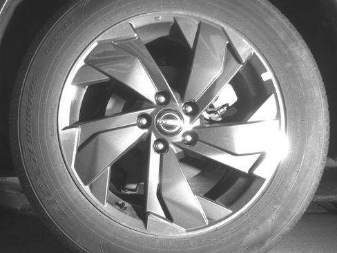 Used 2025 Nissan Rogue SV image 14