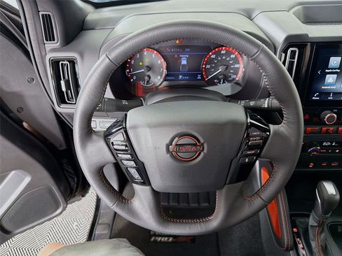 Used 2025 Nissan Frontier PRO-4X AWD/4WD image 12