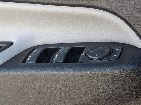 Used 2022 Chevrolet Equinox LS image 20