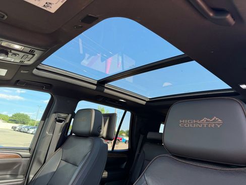 Used 2021 Chevrolet Tahoe High Country w/ Premium Package RWD image 21