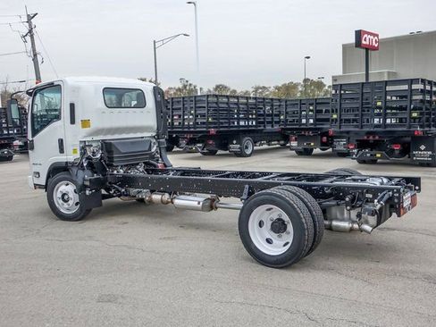 New 2025 Chevrolet Low Cab Forward image 5