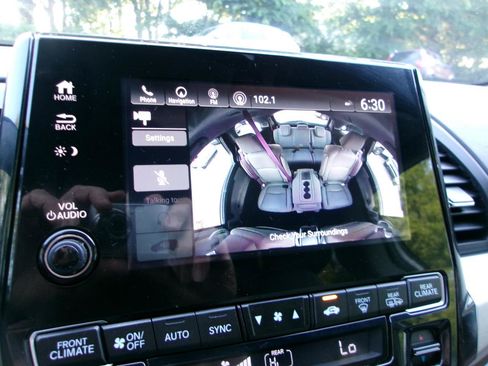 Used 2018 Honda Odyssey Elite image 3