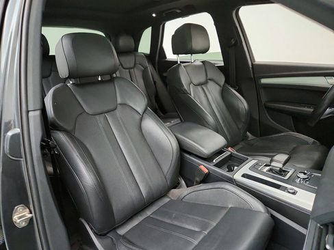 Used 2018 Audi SQ5 Premium Plus w/ Navigation Package image 29