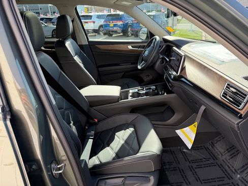 New 2026 Volkswagen Atlas SE FWD image 21