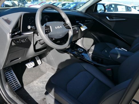 New 2025 Kia Niro Wave w/ Wave Preserve Package image 9