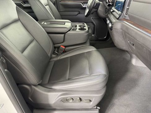 Used 2025 GMC Sierra 1500 SLT AWD/4WD image 11