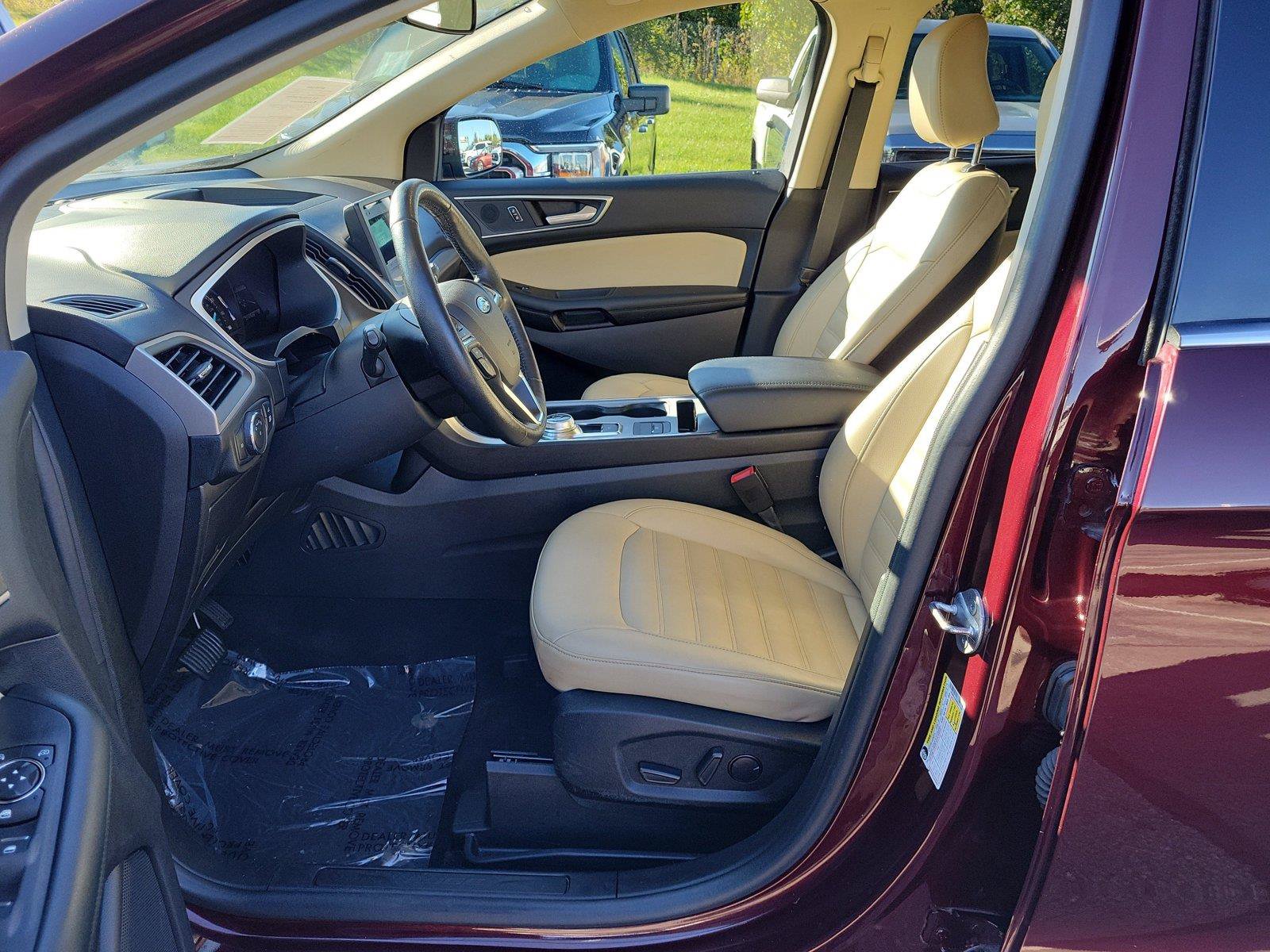 Used 2021 Ford Edge SEL w/ Convenience Package AWD/4WD image 16
