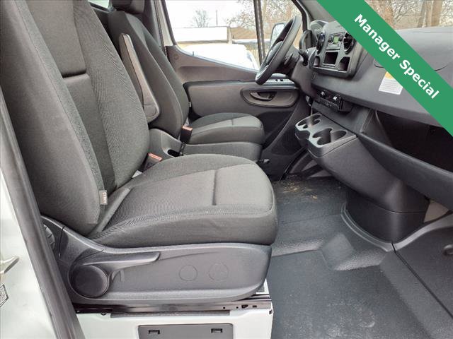 Used 2023 Mercedes-Benz Sprinter 3500 image 22
