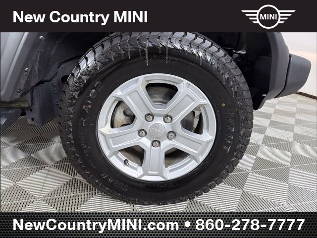 Used 2022 Jeep Wrangler Sport AWD/4WD image 9