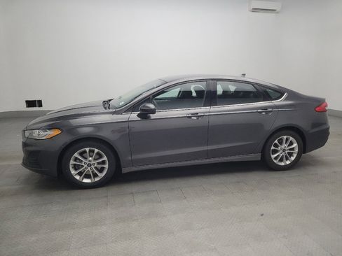 Used 2020 Ford Fusion SE FWD image 2