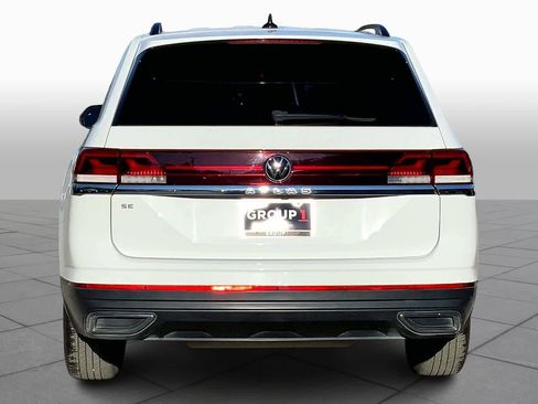 Certified 2024 Volkswagen Atlas SE image 7