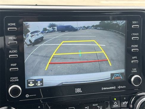 Used 2022 Toyota Highlander Limited image 18