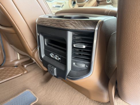 Used 2019 RAM 1500 Laramie RWD image 30