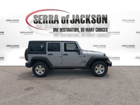 Used 2016 Jeep Wrangler Unlimited Sport w/ Quick Order Package 24S AWD/4WD image 9