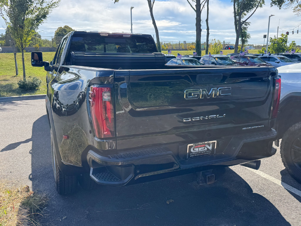 Used 2025 GMC Sierra 3500 Denali Ultimate AWD/4WD image 5