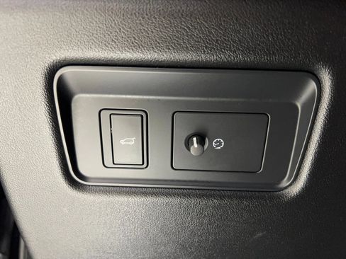 Used 2019 Land Rover Range Rover Sport HSE image 25