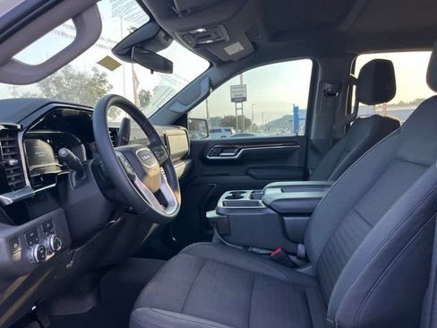 Used 2023 GMC Sierra 1500 SLE w/ Preferred Package AWD/4WD image 7