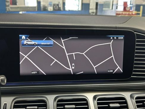 Used 2025 Mercedes-Benz GLS 450 4MATIC image 34