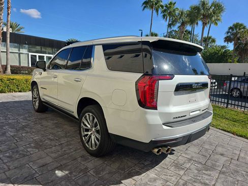 Used 2021 GMC Yukon Denali w/ Denali Premium Package image 6