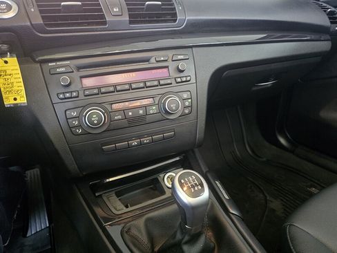 Used 2009 BMW 128i Convertible RWD image 18