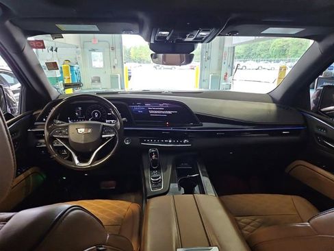 Used 2021 Cadillac Escalade ESV Sport w/ Driver Assist Tech Package AWD/4WD image 7