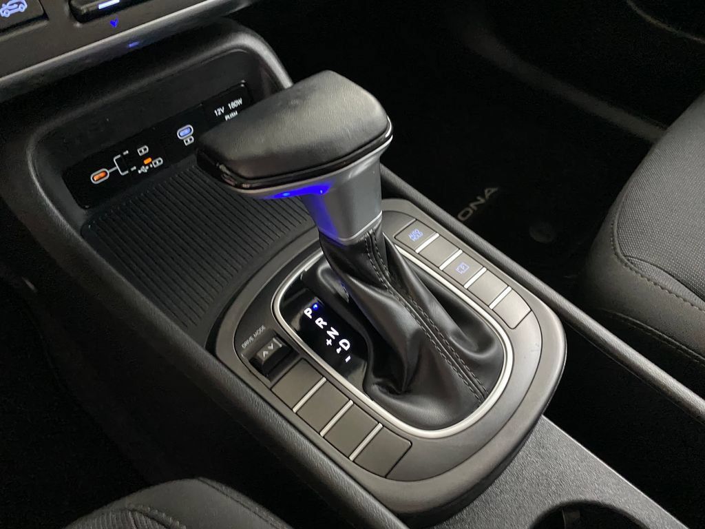 Used 2025 Hyundai Kona SEL FWD image 35