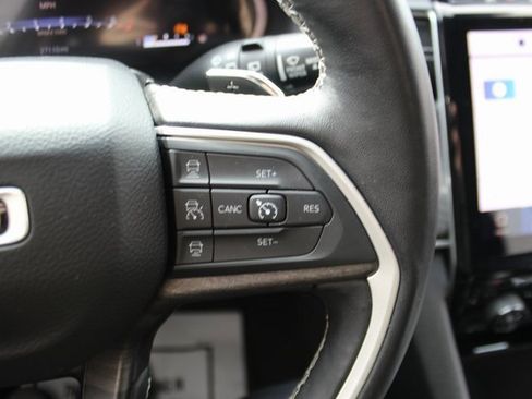 Used 2022 Jeep Grand Cherokee L Limited image 15