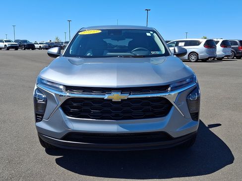 Certified 2024 Chevrolet Trax LS w/ LS Convenience Package FWD image 2