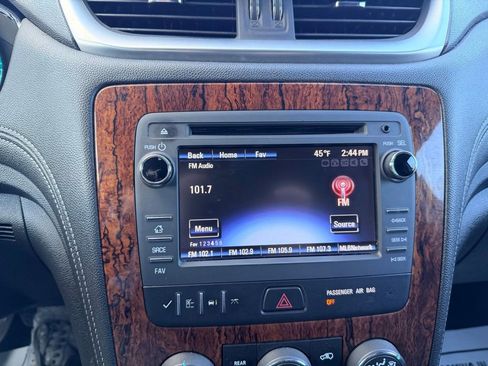 Used 2014 Chevrolet Traverse LT image 19