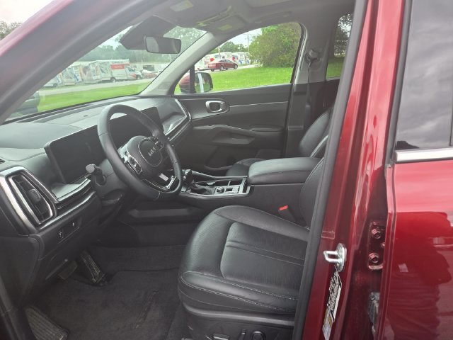 Used 2024 Kia Sorento S w/ Panoramic Sunroof Package FWD image 6
