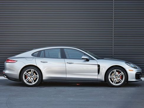 Used 2021 Porsche Panamera 4 image 8