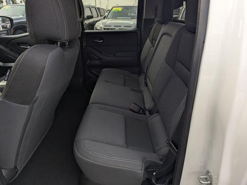Certified 2025 Nissan Frontier SV w/ SV Convenience Package image 9