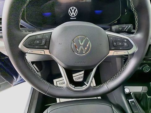 Used 2024 Volkswagen Taos SE AWD/4WD image 11