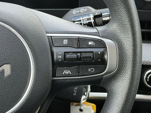 Used 2023 Kia Sportage LX FWD image 14