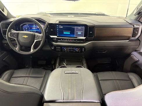 Used 2025 Chevrolet Silverado 2500 High Country w/ Technology Package AWD/4WD image 48