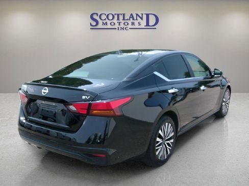 Used 2024 Nissan Altima 2.5 SV FWD image 6