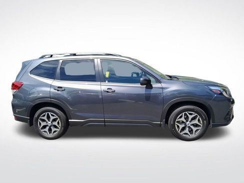 Used 2023 Subaru Forester Premium AWD/4WD image 9
