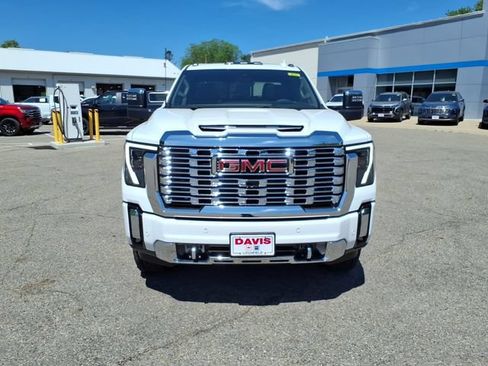 New 2026 GMC Sierra 3500 Denali w/ Denali Reserve Package AWD/4WD image 9
