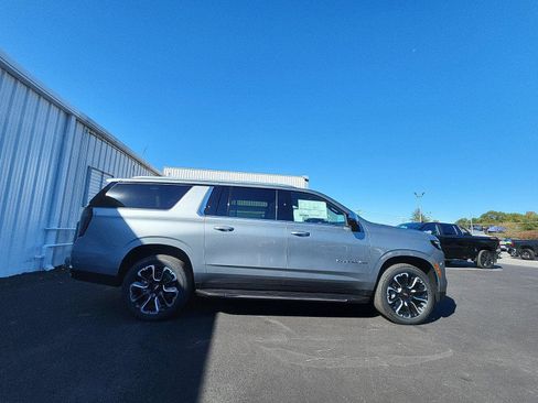 New 2026 Chevrolet Suburban Premier w/ Sun And Tow Package image 6