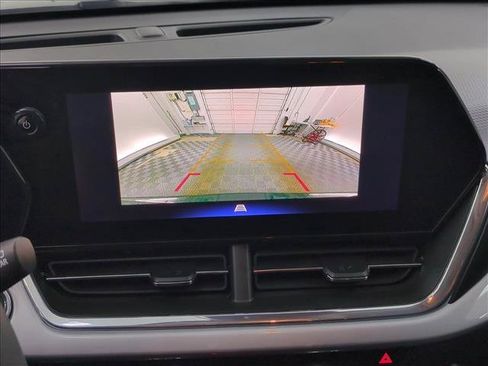 Used 2025 Chevrolet Trax LT FWD image 13