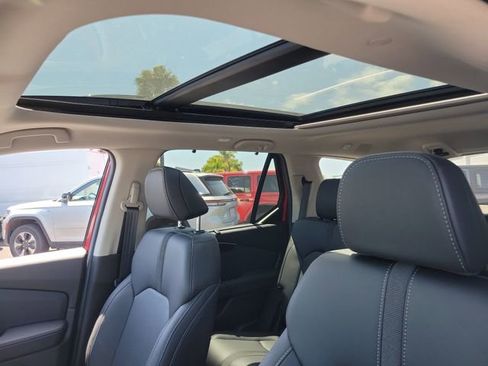 Used 2025 Honda Pilot Touring image 35