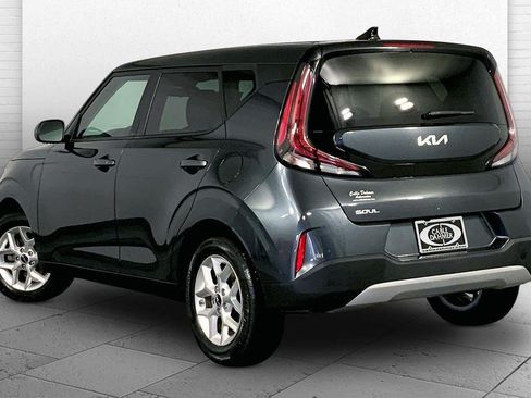 Used 2025 Kia Soul LX w/ LX Technology Package FWD image 11
