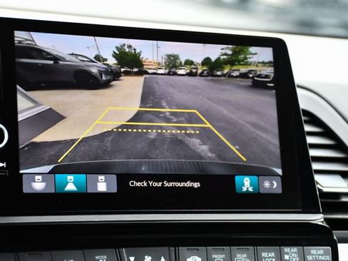 Used 2025 Honda Odyssey EX-L image 3