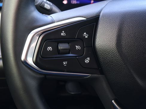 Used 2025 Chevrolet Trax LT w/ Driver Confidence Package image 20