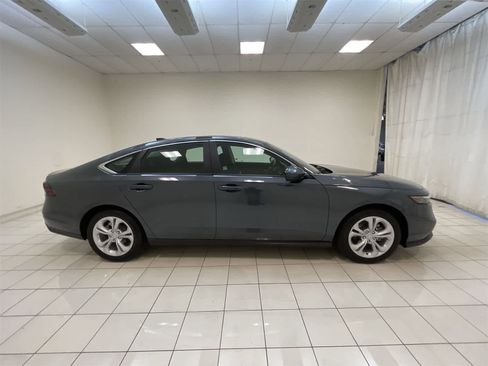 Used 2025 Honda Accord LX image 24